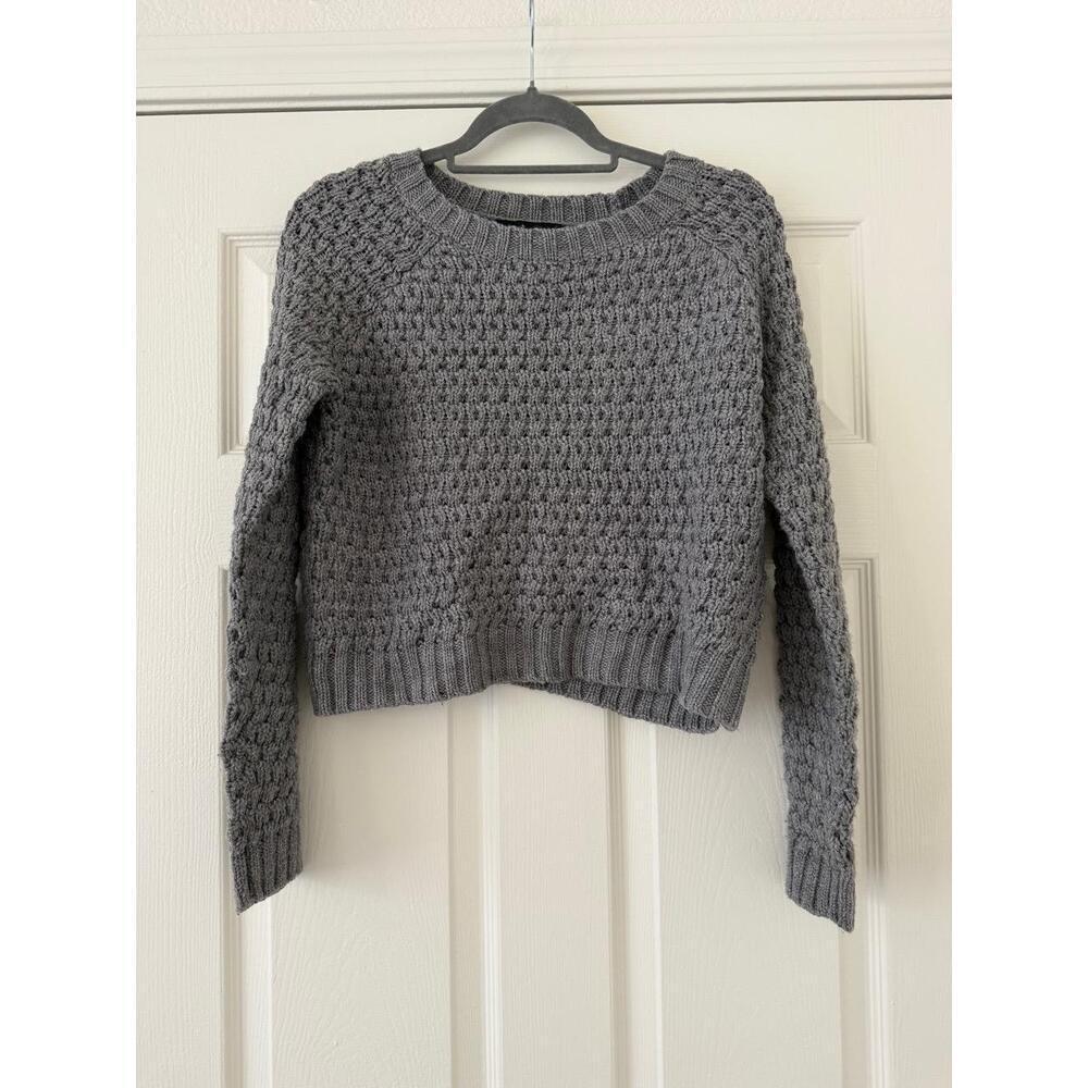 Gray Cable Crop Knit size small - Picture 2 of 3